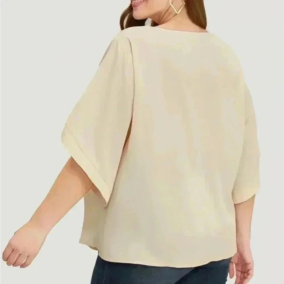 NWT!Stone button detail flounce sleeve blouse size 12 or large - Picture 5 of 8